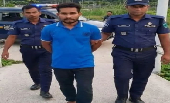 বরিশাল সাত মাইলে আইনশৃঙ্খলা বাহিনীর হাতে  মাদক ব্যবসায়ী ওলিউর গ্রেফতার