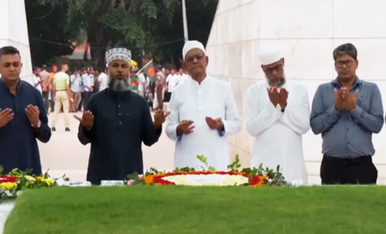শপথের আগে কবর জিয়ারত, শ্রদ্ধা জানালেন মির্জা ফখরুল