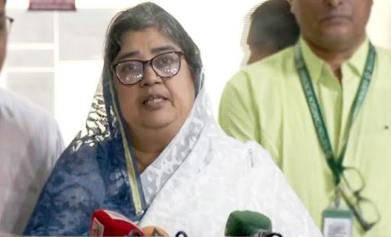 সংরক্ষিত নারী আসনে মনোনয়নপত্র জমা দিলেন এলিজা জামান
