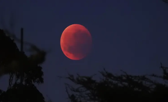 শুক্রবার আকাশে বিরল চন্দ্রগ্রহণ