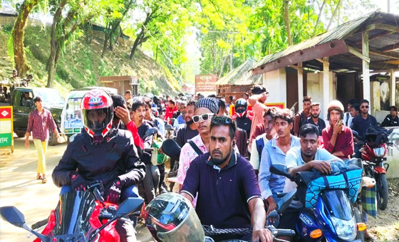 চার দিন পর পর্যটকদের পদচারণায় মুখর সাজেক