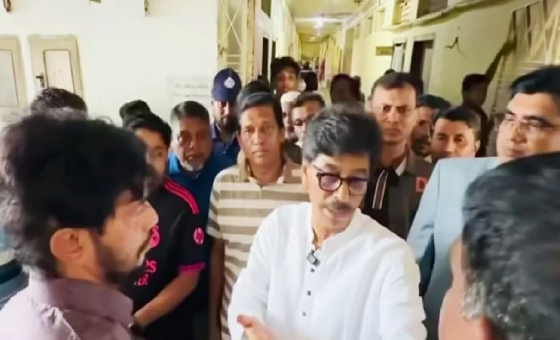 হারপিক নিয়ে আসেন, আমি বাথরুম ক্লিন করব: কৃষিমন্ত্রী