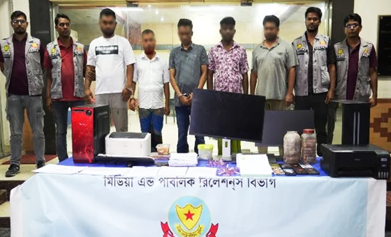 প্রধানমন্ত্রী-মন্ত্রীদের সই-সিল জাল করে তদবির বাণিজ্য, গ্রেপ...