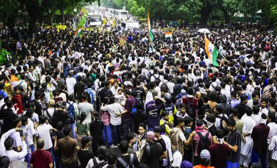ভোটার তালিকা পুনর্নিরীক্ষণ নিয়ে ভারতে বাড়ছে ‘ককরোচ’ আন্দোলন